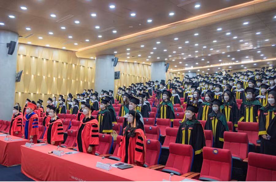 Lễ tốt nghiệp được tổ chức đảm bảo theo đúng yêu cầu phòng chống dịch Covid-19 và nguyên tắc "5K"