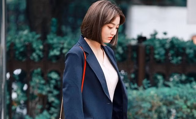 Học cách mặc thời trang công sở cực đỉnh của sao Hàn