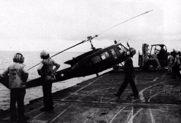Tại sao tàu Mỹ ném máy bay xuống biển năm 1975? ảnh 7 Tại sao tàu Mỹ ném máy bay xuống biển năm 1975? ảnh 7