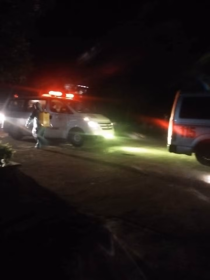 Ngay trong đêm, 32 học sinh cùng lớp với bệnh nhân N.X.Đ đã được cơ quan chức năng đưa đến cơ sở cách ly tập trung.