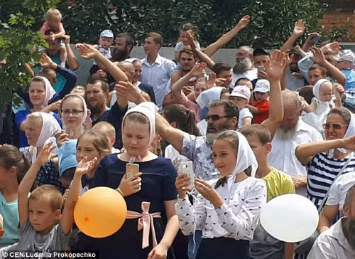 Cách đây vài ngày, gia đình ông Pavel chính thức được công nhận là gia đình lớn nhất ở Ukraine. Hiện tại, họ đã nộp đơn lên tổ chức kỷ lục thế giới Guinness đề nghị công nhận là gia đình lớn nhất hành tinh. Cách đây vài ngày, gia đình ông Pavel chính thức được công nhận là gia đình lớn nhất ở Ukraine. Hiện tại, họ đã nộp đơn lên tổ chức kỷ lục thế giới Guinness đề nghị công nhận là gia đình lớn nhất hành tinh.