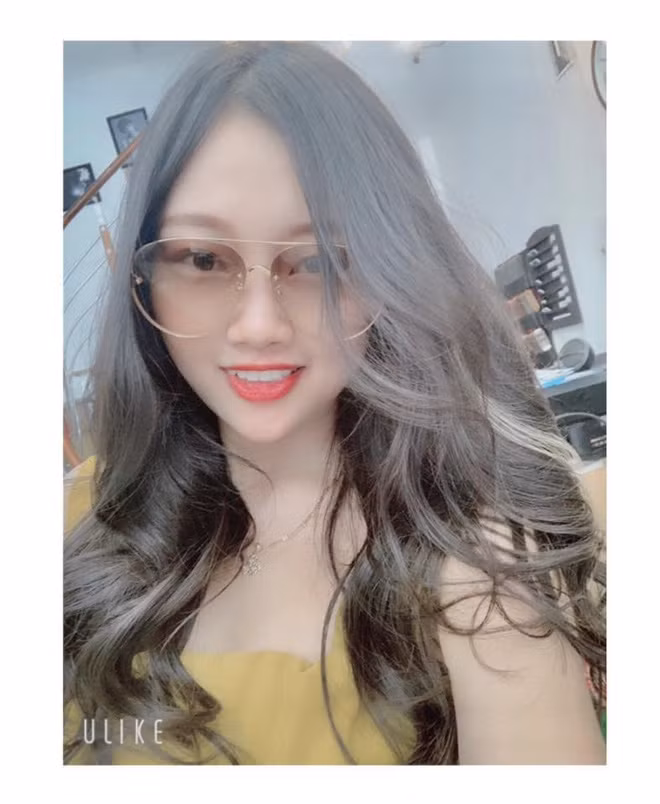 Ra mắt nhà bạn trai, cô gái trổ tài rán cá nát như cháo nhưng nhận xét từ phụ huynh mới bất ngờ ảnh 1 Châu Quỳnh hí hửng trổ tài nấu nướng, nhưng cuối cùng lại toát mồ hôi vì món cá rán