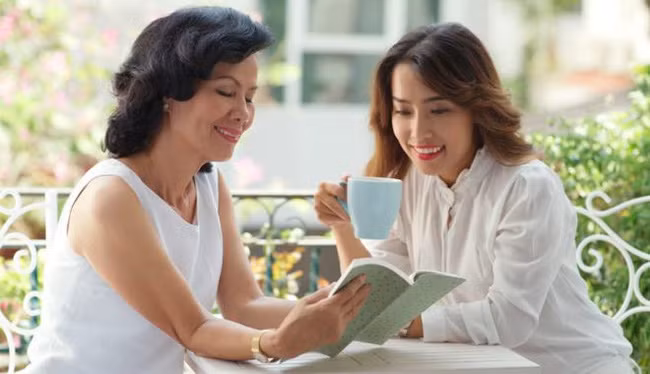 Trong lòng thầm mừng rỡ có mẹ chồng tốt bụng, thương con dâu. (Ảnh minh họa).
