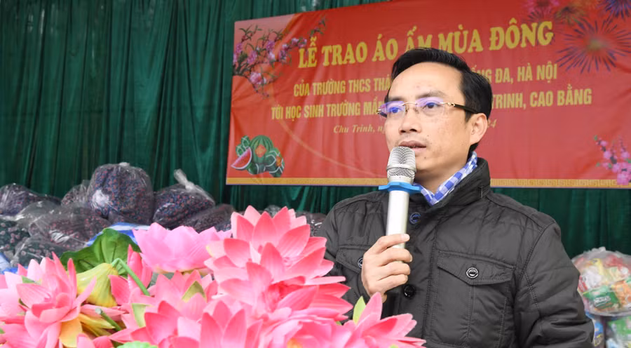 Thầy Nguyễn Cao Cường - Hiệu trưởng Trường THCS Thái Thịnh. Thầy Nguyễn Cao Cường - Hiệu trưởng Trường THCS Thái Thịnh.