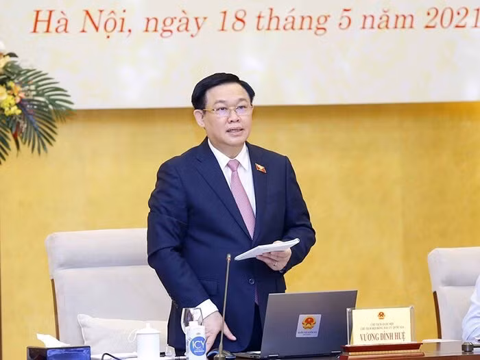 Chủ tịch Quốc hội Vương Đình Huệ phát biểu khai mạc hội nghị.