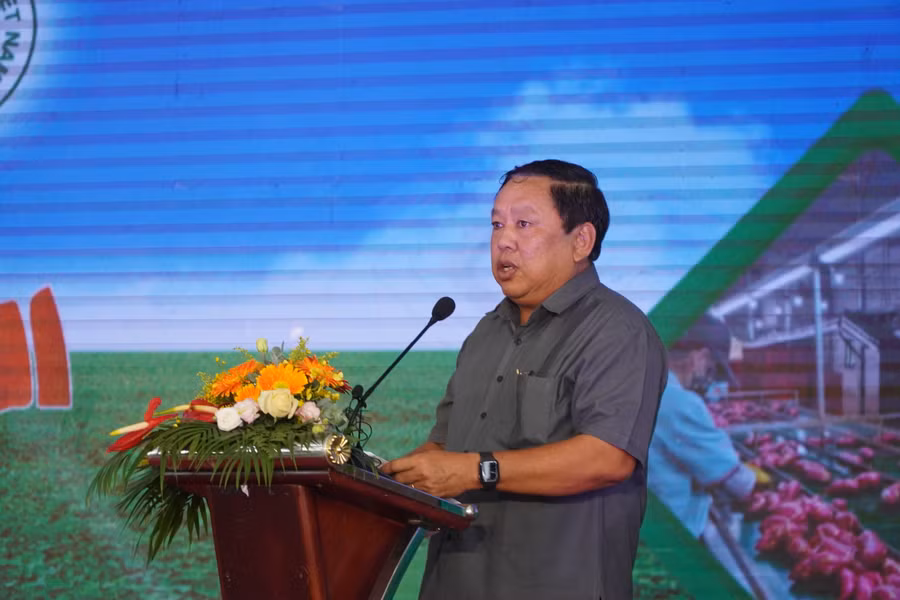 Ông Nguyễn Văn Liệt, Phó Chủ tịch UBND tỉnh Vĩnh Long phát biểu tại buổi lễ.