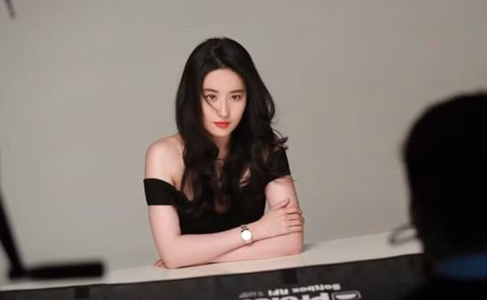 Lưu Diệc Phi lộ ảnh hậu trường đẹp xuất sắc ảnh 3 Lưu Diệc Phi lộ ảnh hậu trường đẹp xuất sắc ảnh 3