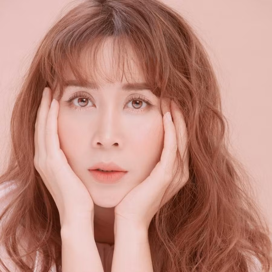 Nhan sắc khó tin của Lưu Hương Giang sau "dao kéo" ảnh 5 Nhan sắc xinh đẹp khó tin của Lưu Hương Giang sau khi 'dao kéo'