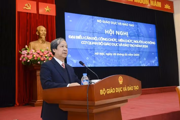 Bộ trưởng Bộ GD&amp;ĐT Nguyễn Kim Sơn tại Hội nghị cán bộ viên chức, người lao động năm 2024. Nguồn ảnh: Bộ GD&amp;ĐT.