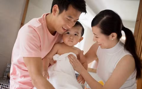 yêu người đàn ông đã có vợ, kết hôn với người đàn ông đã li dị, con chung, con riêng, tình yêu, hôn nhân, bố mẹ phản đối