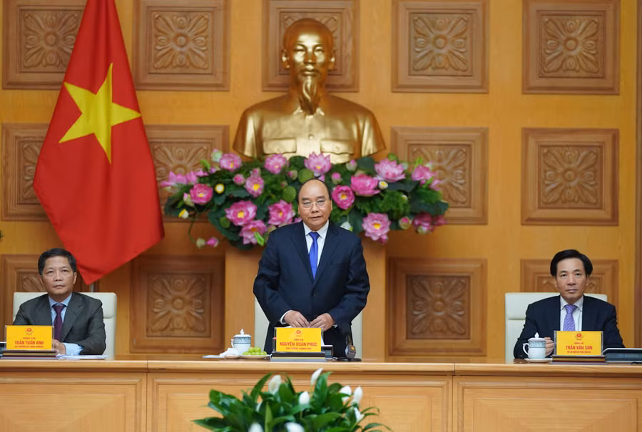 Thủ tướng Nguyễn Xuân Phúc phát biểu tại buổi gặp mặt 124 doanh nghiệp có sản phẩm đạt thương hiệu quốc gia Việt Nam 2020. Ảnh: VGP/Quang Hiếu 