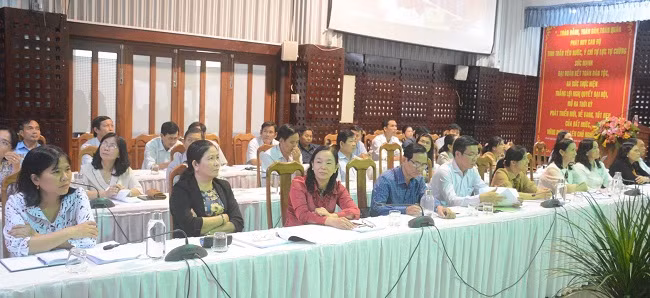 Đông đảo các đại biểu tham dự hội nghị