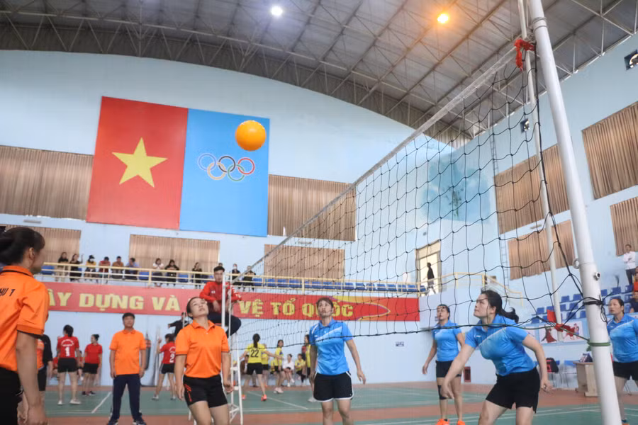 Từng đường bóng lên hay cú đánh bóng quyết định ghi điểm của các vận động viên trên sân luôn thu hút sự dõi theo của khán giả.