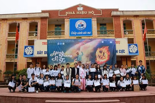 Du học VTC1 – Nhà tại trợ kim cương trong nhiều năm cùng chương trình Hành trang sĩ tử, trao 50 suất học bổng tổng trị giá 250 triệu tại Hải Dương Du học VTC1 – Nhà tại trợ kim cương trong nhiều năm cùng chương trình Hành trang sĩ tử, trao 50 suất học bổng tổng trị giá 250 triệu tại Hải Dương