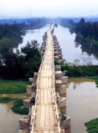 Cây cầu cổ bằng đá dài nhất Trung Quốc - ảnh 2