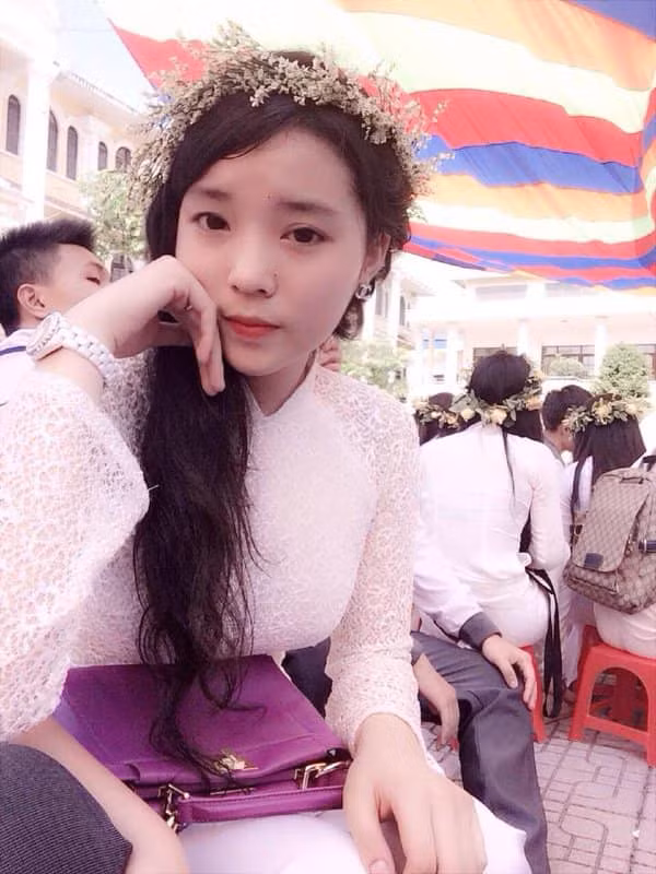 Kỳ Duyên thuở áo trắng đến trường.