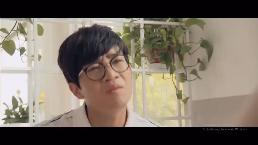 Nam năn nỉ Liên ký đơn.