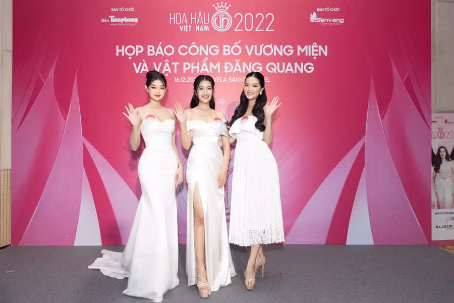 Thí sinh hoa hậu Việt Nam.