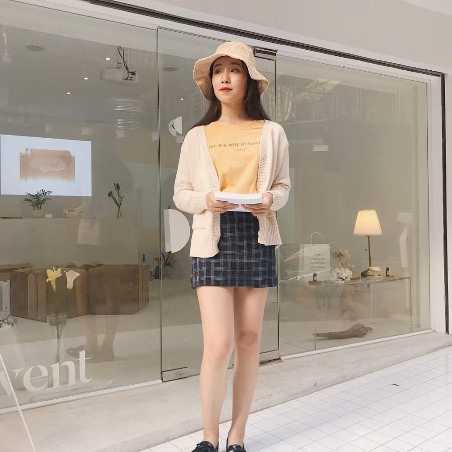 Cách phối đồ đông cực chất với họa tiết kẻ caro cho các nàng ảnh 3 Empty