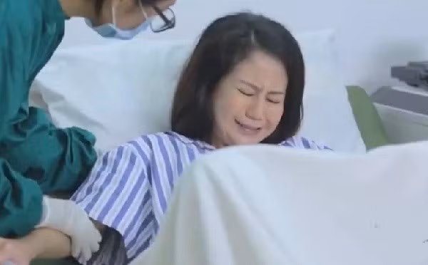 Vợ đau đẻ mà chồng vẫn mải mê đi bão”, tức mình vợ đặt cái tên này cho con khiến chồng hối hận xin lỗi-2