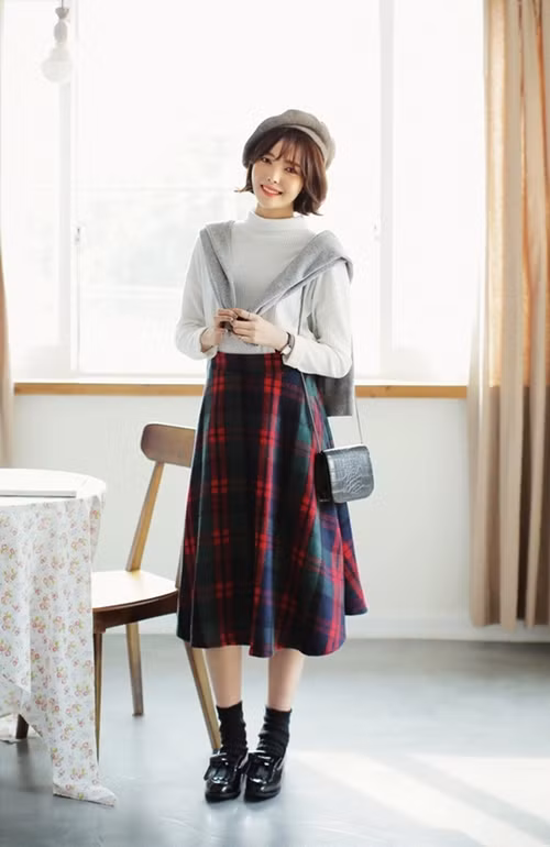 Cách phối đồ đông cực chất với họa tiết kẻ caro cho các nàng ảnh 8 Empty