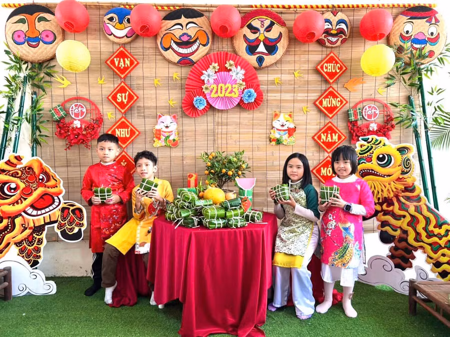 Học sinh Trường Tiểu học Tân Lập B (Đan Phượng, Hà Nội) hào hứng trong ngày hội đón xuân 2023 tại trường