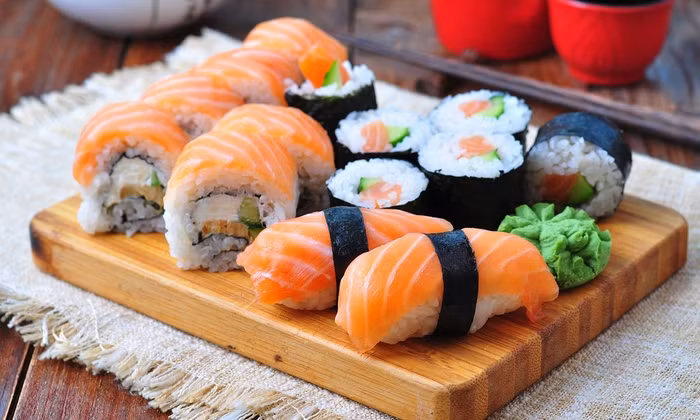 Món sushi rất hấp dẫn nhưng chứa nhiều nguy cơ đối với sức khỏe.