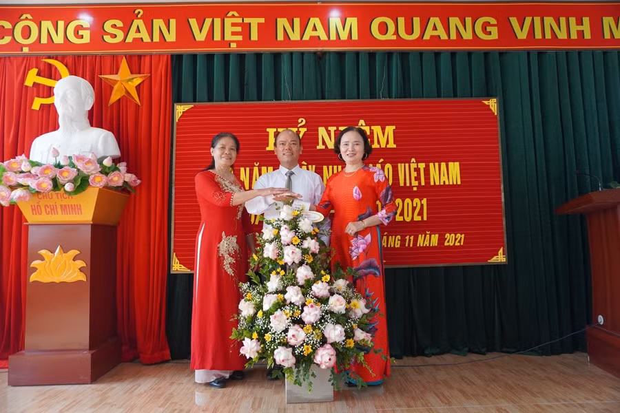 Lãnh đạo Trường Mầm non Hiệp Hòa luôn nhấn mạnh, đảm bảo chất lượng chăm sóc, giáo dục trẻ là ưu tiên hàng đầu của nhà trường.