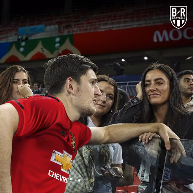 anh che: fan mu mon moi cho no "bom tan" maguire hinh anh 3
