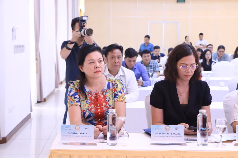 Các đại biểu tham dự lễ công bố giải chạy S-Race 2023. Các đại biểu tham dự lễ công bố giải chạy S-Race 2023.