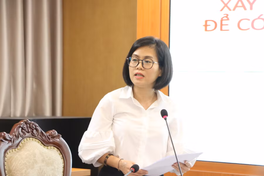 Cô Trịnh Thị Lệ Thu chia sẻ một số khó khăn tại trường khi dạy trẻ khuyết tật. Cô Trịnh Thị Lệ Thu chia sẻ một số khó khăn tại trường khi dạy trẻ khuyết tật.