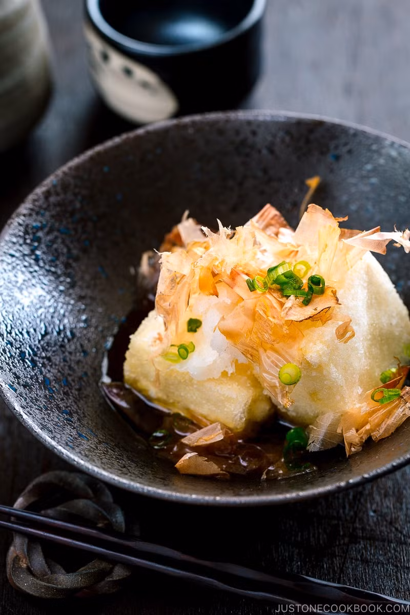 Món đậu phụ Agedashi. (Ảnh: ITN) Món đậu phụ Agedashi. (Ảnh: ITN)