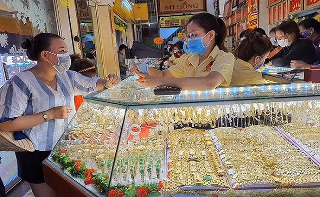 Giá vàng hôm nay 30/9 tiếp tục ngược chiều vàng thế giới