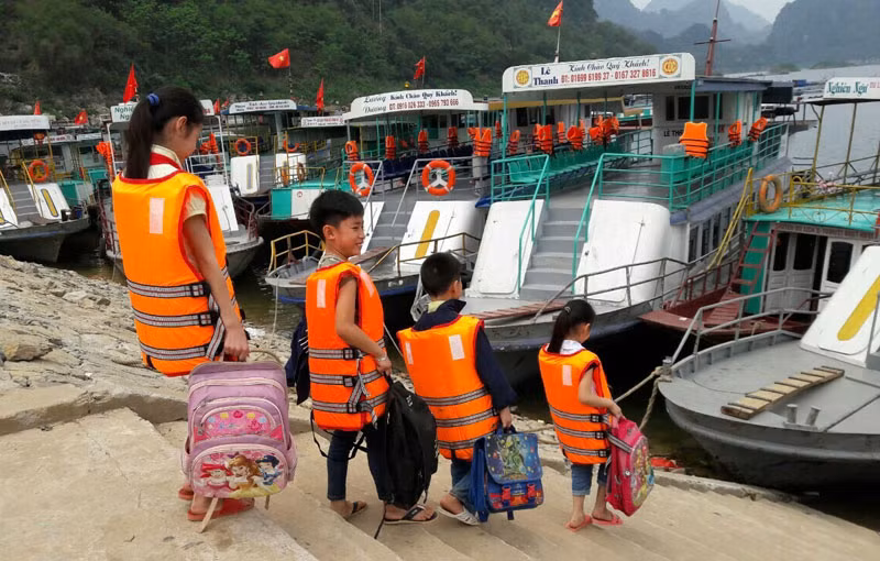  Hòa Bình: Bàn thảo mô hình phổ cập bơi trong trường học