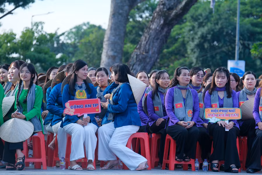Hình ảnh diễu hành tại lễ hội.