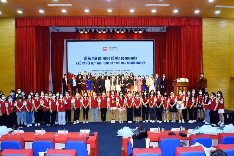 Với sự ra mắt và hỗ trợ của Hội đồng cố vấn Doanh nghiệp, sinh viên HIU sẽ có thêm nhiều cơ hội trải nghiệm và việc làm