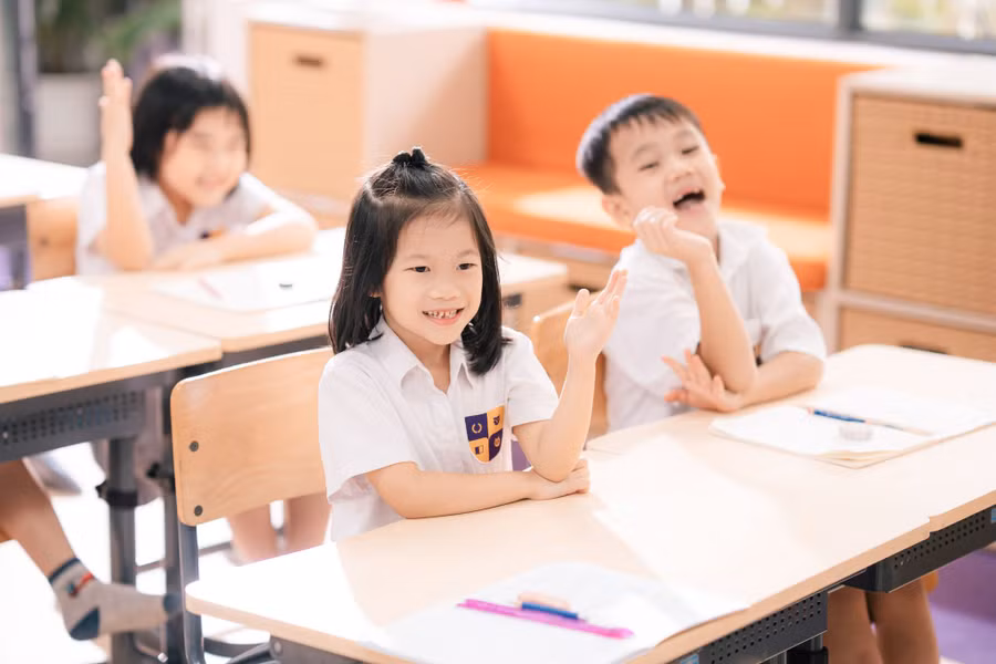 Trẻ lớp 1 tại Trường phổ thông liên cấp Olympia. Trẻ lớp 1 tại Trường phổ thông liên cấp Olympia.