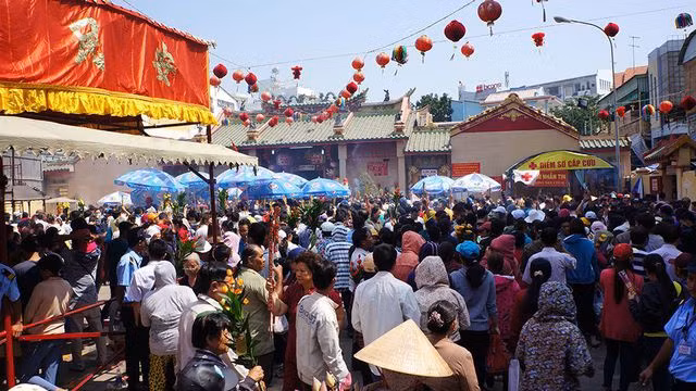 Học sinh 17 trường nghỉ học 2 ngày diễn ra lễ hội Rằm tháng Giêng - 3