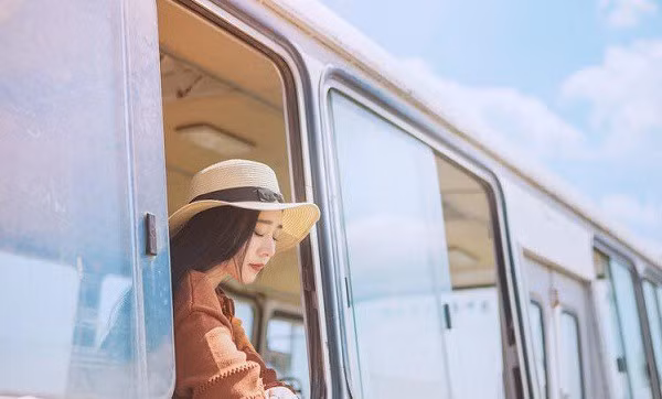  Là phụ nữ, chúng ta chẳng việc gì phải phó mặc số phận cho một người đàn ông - Ảnh 2.