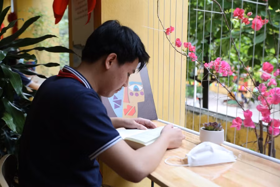 Không gian thư viện mở được thiết kế theo hướng thân thiện với môi trường.