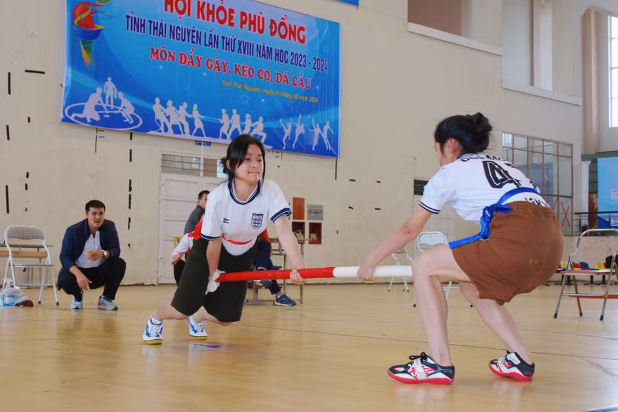 Thi Đẩy gậy tại Hội khỏe Phù Đổng tỉnh Thái Nguyên lần thứ XVIII, năm học 2023-2024. Thi Đẩy gậy tại Hội khỏe Phù Đổng tỉnh Thái Nguyên lần thứ XVIII, năm học 2023-2024.