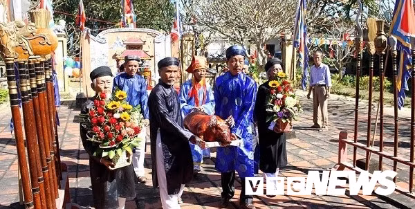 Đà Nẵng cấm cán bộ sử dụng xe công đi lễ trong giờ hành chính