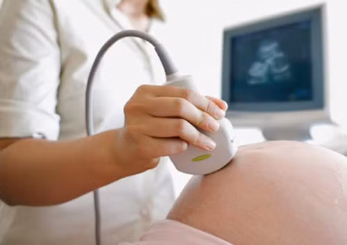Bác sĩ hốt hoảng vì mổ đẻ nhưng không thấy thai nhi trong bụng mẹ