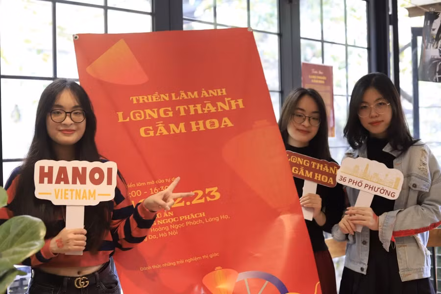 Triển lãm ảnh "Long Thành Gấm Hoa" là tâm huyết của nhóm sinh viên Học viện Báo chí và Tuyên truyền.