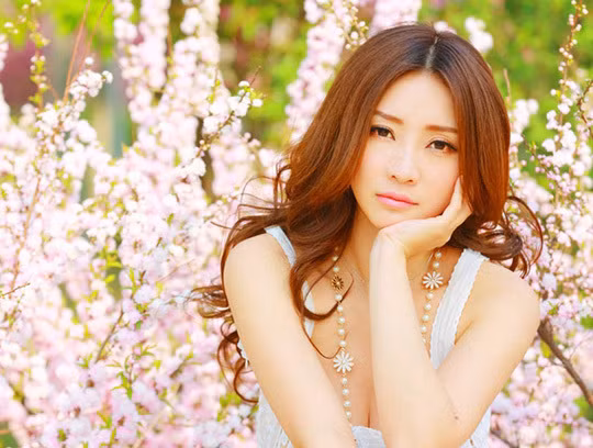 Tôi yêu anh vô cùng nhưng thứ tôi cần không phải là một tình yêu núp bóng. (Ảnh minh họa).