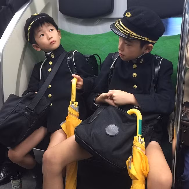 choang voi muon kieu giao duc ky la cua cac nuoc tren the gioi hinh anh 3