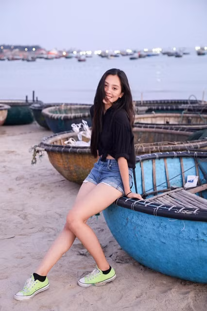 Vẻ đẹp đời thường của Trần Tiểu Vy cũng thu hút người đối diện rất nhiều Vẻ đẹp đời thường của Trần Tiểu Vy cũng thu hút người đối diện rất nhiều