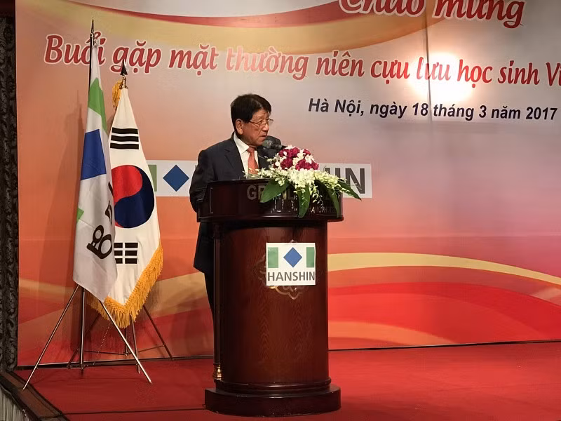 Chủ tịch Công ty Hanshin, ông Choi - Yong phát biểu tại buổi lễ.