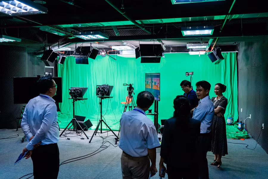 Phòng thực hành studio dành riêng cho sinh viên HIU. Phòng thực hành studio dành riêng cho sinh viên HIU.