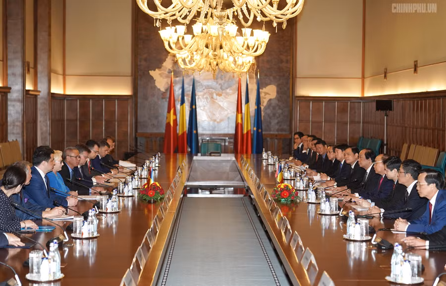 Lễ đón trọng thể Thủ tướng thăm Romania ảnh 6
